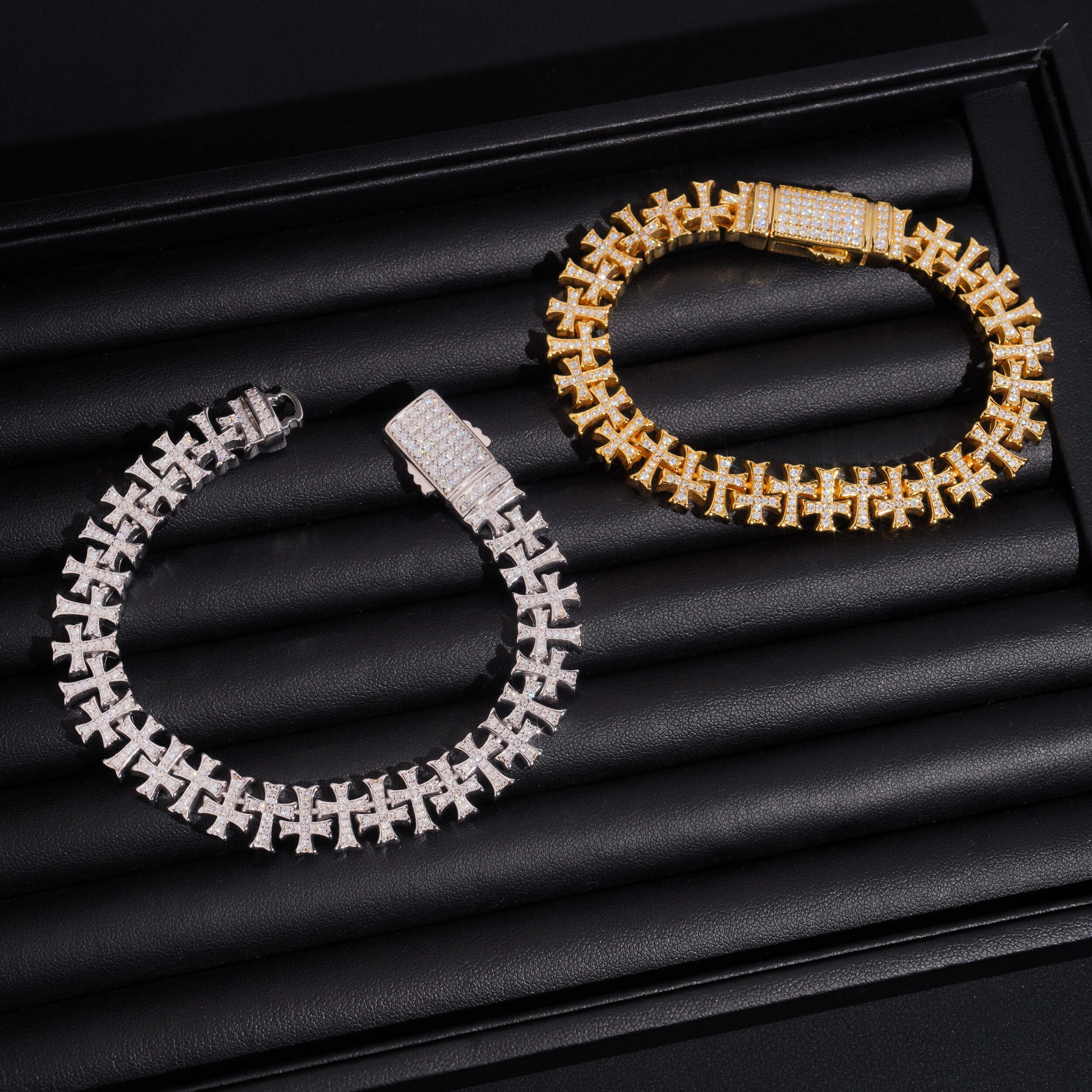 Men Iced Out Cubic Zirconia Cross Link Bracelet