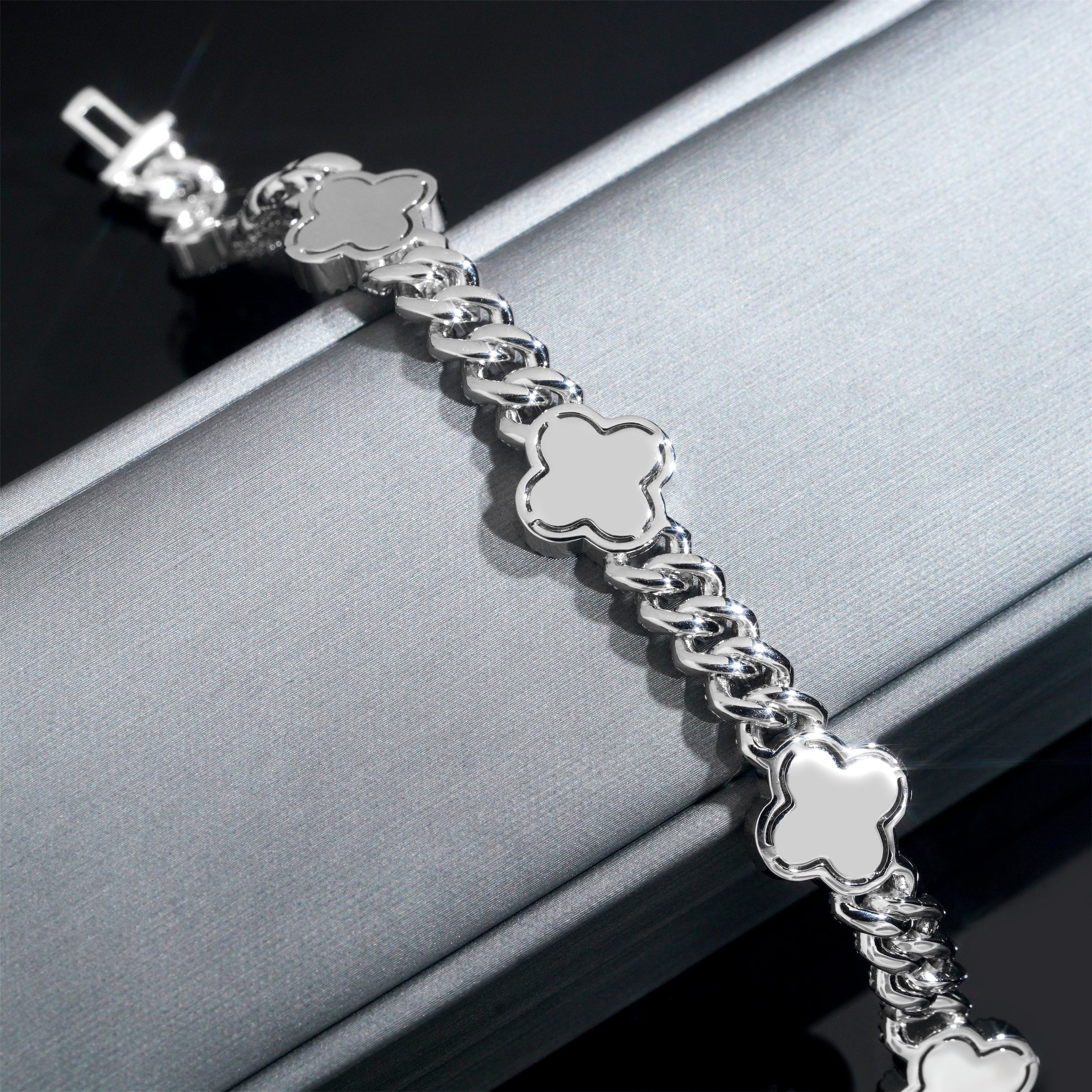 Stylish Hot Sell Iced Out 8MM Clover Cuban Link Bracelet