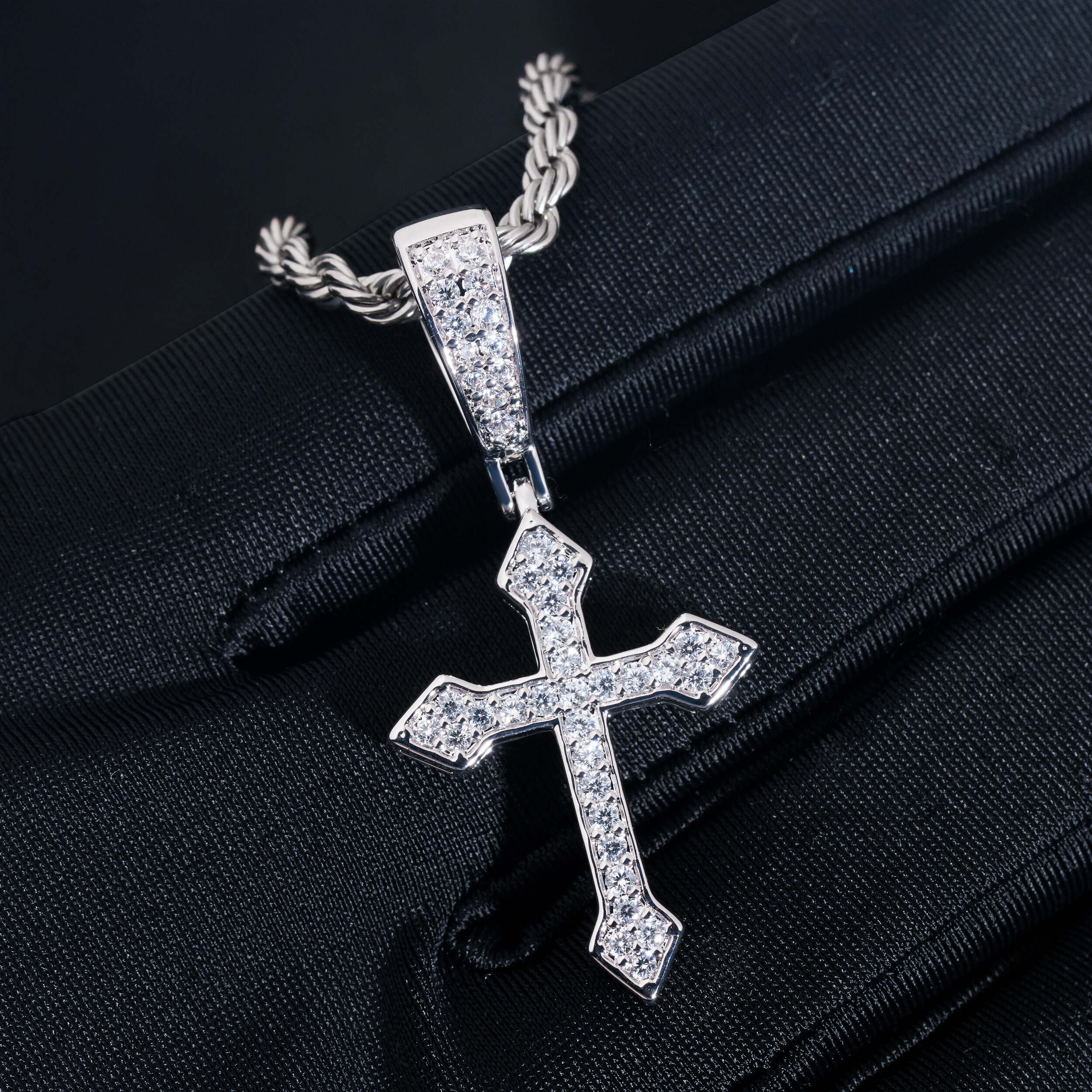 Classic Design Cross Pendant Charm For Unisex
