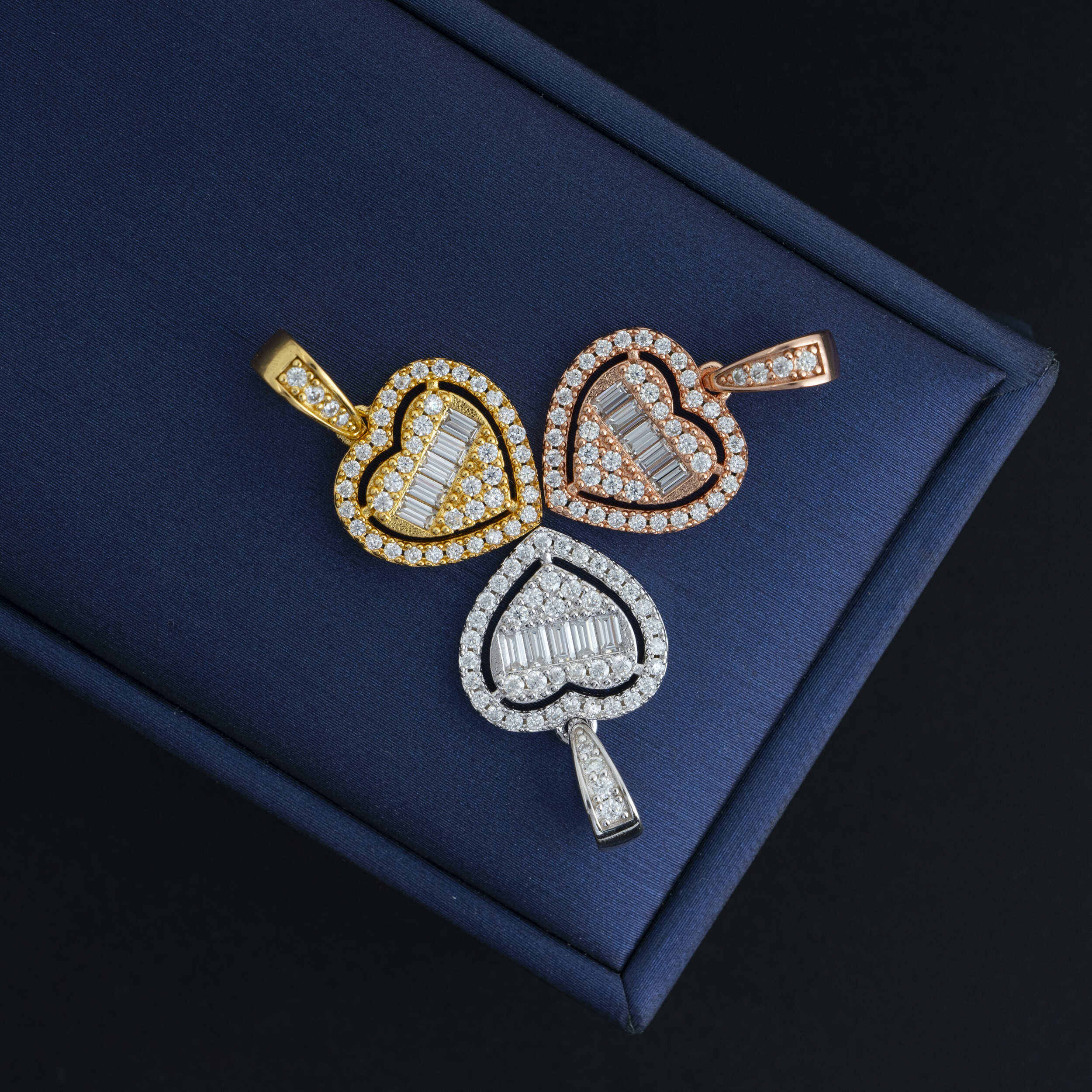 Women Heart Shaped Mini Size Heart Pendant Charm